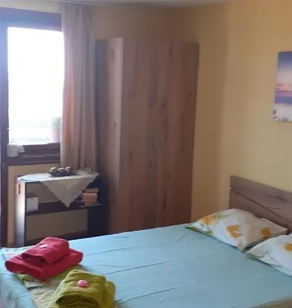 Kraybrezhna 3 4* 포마리