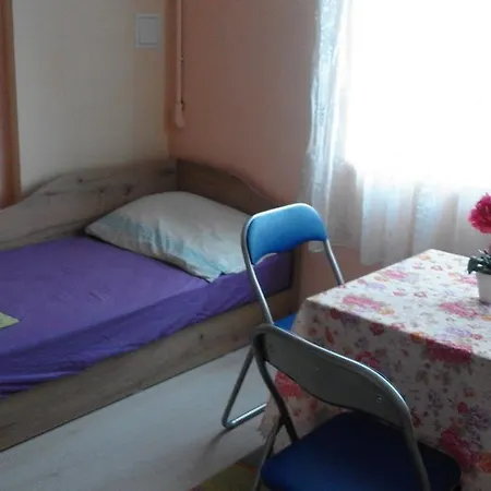 게스트하우스 Kraybrezhna 3 포마리