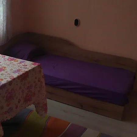 Kraybrezhna 3 게스트하우스 포마리