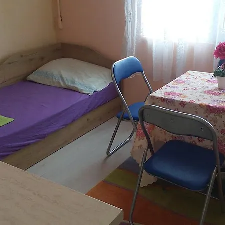 Kraybrezhna 3 게스트하우스 포마리