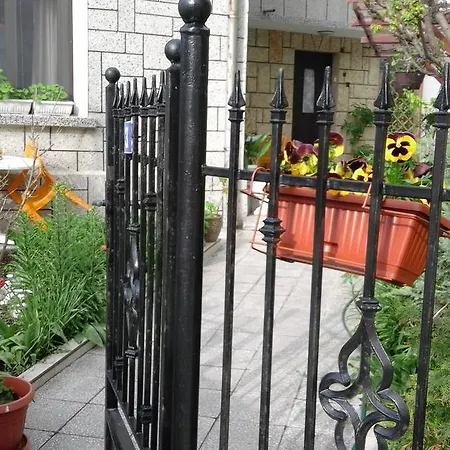 Kraybrezhna 3 게스트하우스