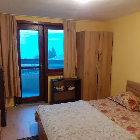 Kraybrezhna 3 게스트하우스 4*